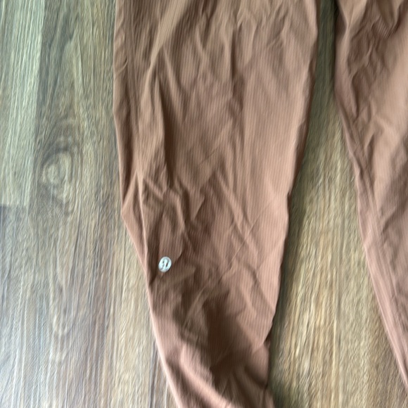 Lululemon Dance Studio Mid-Rise Jogger - Roasted Brown size 10 - Picture 9 of 9